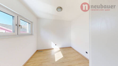 Zimmer 2 (EG) - 