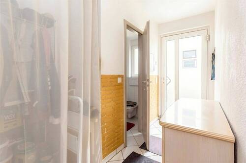 Eingangsbereich - (KI optimiert) - 5 Zimmer Reihenmittelhaus zum Kaufen in Berlin