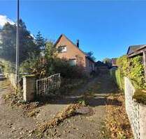 Großzügiges Grundstück mit zwei Einfamilienhäusern und Doppelgarage in ruhiger Lage - Burgdorf Sorgensen