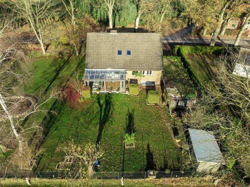  Drohne - Haus mit Garten - 