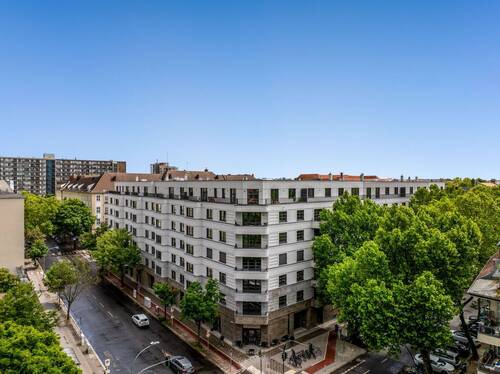 3 - 2 Zimmer Etagenwohnung in Berlin