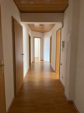 Flur - Großes Familienglück in zentraler Randlage! WG-geeignet!