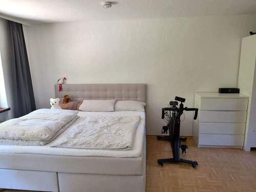 Schlafzimmer.jpg - 2 Zimmer Terrassenwohnung in Bernried