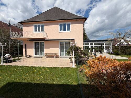 Gartenbereich - +++ modernisiertes EFH mit Indoorpool und Wellnessbereich+++
