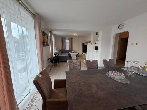 Ess- und Wohnzimmer - 