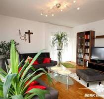 BERK Immobilien - Charmante 2-Zimmer-ETW mit großzügiger Terrasse, Garten, Garage + Dachboden - Stockstadt am Main