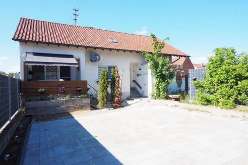 Eingangsbereich - *** Einfamilienhaus mit viel Potential ! ***