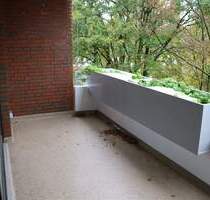 Renovierte, gut aufgeteilte 3 Zimmer Wohnung mit Einbauküche, Balkon und Laminatböden in Delmenhorst.