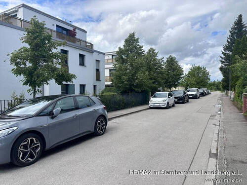 Umfeld Strasse - 