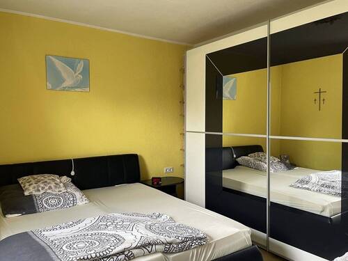 Schlafzimmer 1.JPG - 