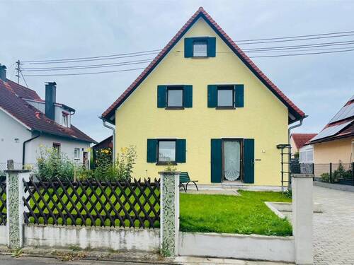 Haus mit Garten.jpg - 