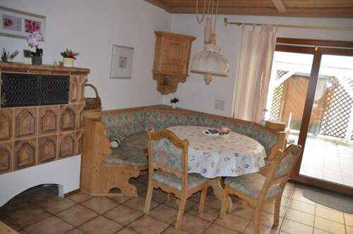 Wohnzimmer mit Zugang Terrasse - 