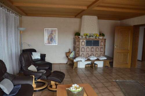 Kachelofen im Wohnzimmer - 