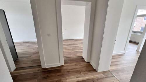 Flur - 2 Zimmer Etagenwohnung zur Miete in Düsseldorf