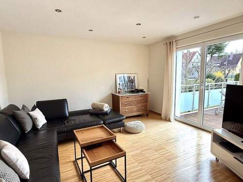 Wohnzimmer - 5 Zimmer Doppelhaushälfte zum Kaufen in Neuendettelsau