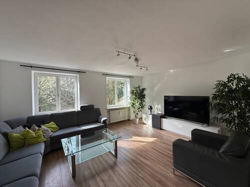 Wohnzimmer - 3 Zimmer Etagenwohnung zum Kaufen in Bad Reichenhall