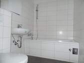 Wannenbad - 4 Zimmer Etagenwohnung zur Miete in Halle (Saale)