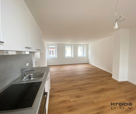 Wohn-Essbereich mit EBK - Lichtdurchflutete City-Wohnung x großer Balkon - ideal für Singles und Paare