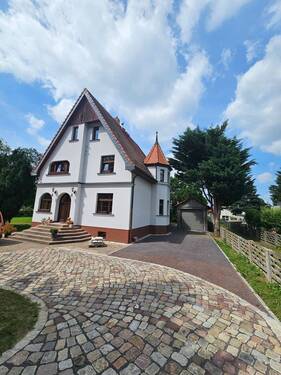 Bild 2 - 8 Zimmer Einfamilienhaus zur Miete in Großpösna