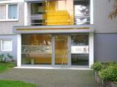 Ansicht Eingang Mehrfamilienhaus - Single Wohnung in Brückenhof - 320,00 EUR Kaltmiete, ca.  39,60 m² Wohnfläche