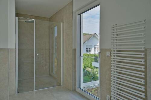 Badezimmer mit Dusche - 