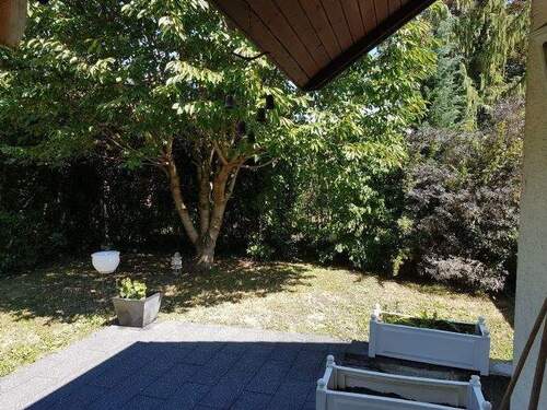 Garten Bild 2 - Freistehendes Haus mit zwei Garagen, voll ausgebautem OG sowie einem großen Hobbyraum im UG. Auch für Großfamilie oder als Generationenhaus nutzbar.