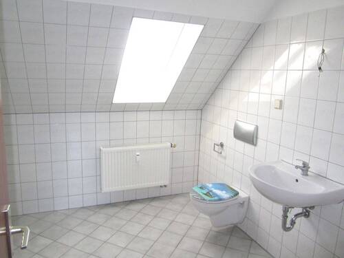 Bad - Etagenwohnung mit 58,00 m&sup2; in Lichtentanne zur Miete