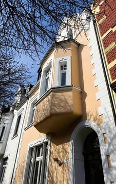 Ansicht 1 - Kernsaniertes Dreifamilienhaus in Neuwied – Neubaustandard im Altbau-Charme