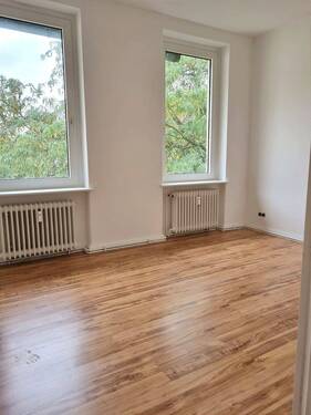 Zimmer 1 - 3 Zimmer Etagenwohnung zur Miete in Braunschweig