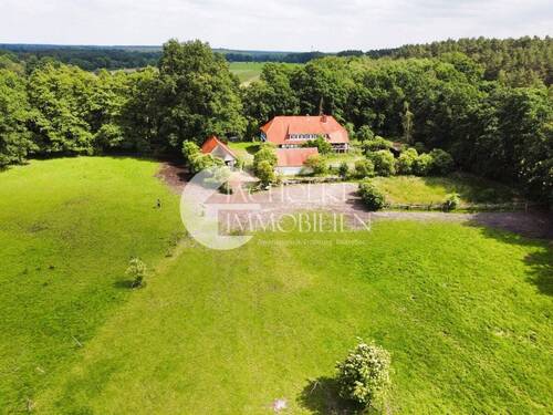 318.Haus.Außen.Drohne - Mehrfamilienhaus, Wohnhaus mit 396,00 m² in Bienenbüttel / Wichmannsburg zum Kaufen