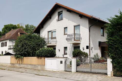 Hausansicht - Großzügiges Einfamilienhaus in München-Bogenhausen