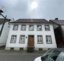 Charmante 2-Zimmer-Dachgeschosswohnung im Herzen von Breckerfeld