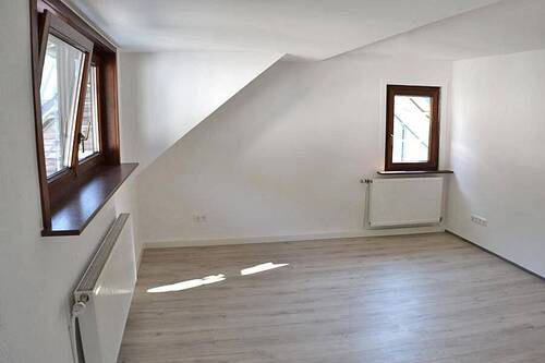 Wohnzimmer - 4-Zi-Dachgeschosswohnung im Herzen von Bad Wildbad