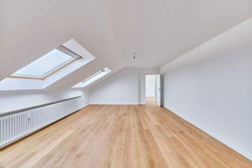 Wohnzimmer, Ansicht 2 - 3 Zimmer Etagenwohnung zum Kaufen in Schwetzingen