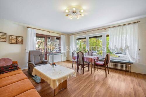 Wohnzimmer im Erdgeschoss - Einfamilienhaus mit 166,00 m&sup2; in Kaltenkirchen zum Kaufen