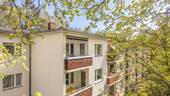 Blick auf den Balkon - 76 m² voller Möglichkeiten - Wohnung mit Loggia in südlicher Ausrichtung und variabler Raumaufteilung