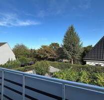 **ERSTBEZUG nach RENOVIERUNG**Gemütliche 3 Zimmer-DG-Whg. mit Balkon**RUHIGE NEBENSTRASSE** - Achim