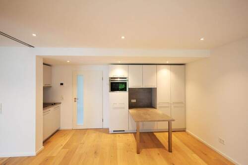 Komfortable Einbauküche mit Elektrogeräten - 2 Zimmer Etagenwohnung in Konstanz