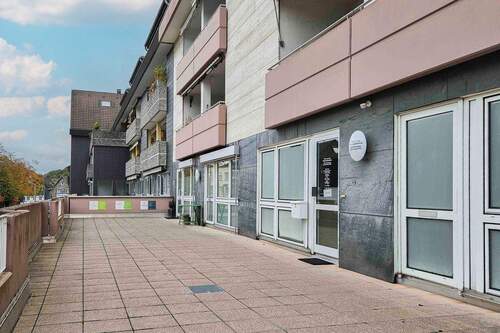 Terrassenbereich zur Praxis - 