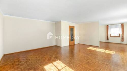 1. OG Wohnzimmer 2-1 - Altbau-Juwel: Wohnen und Gewerbe unter einem Dach - ZFH mit Gewerbeeinheit von ca. 145 QM