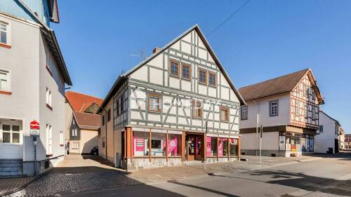 Außenansicht 3 - 5 Zimmer Mehrfamilienhaus, Wohnhaus in Schotten