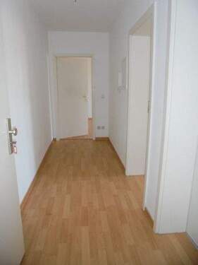Flur - %%% ACHTUNG! solide 2-Raum-Wohnung - Laminat - Balkon %%%%