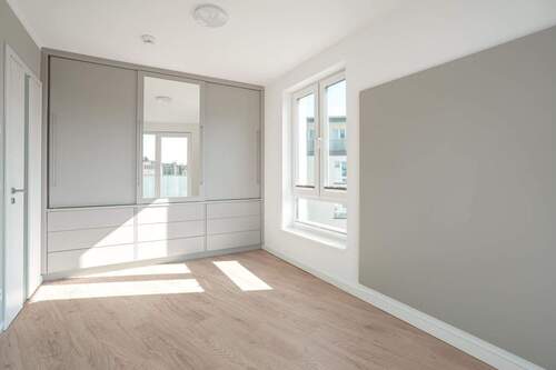 Zimmer2.2 mit Einbauschrank - 