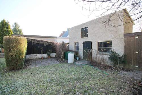 massives Nebengebäude - 