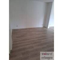 Exklusive 4-Zimmer-Erdgeschoss Wohnung mit Terrasse, Stellplatz und EBK am Theaterplatz Erlangen