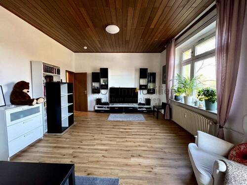 Wohnzimmer II - 3 Zimmer Etagenwohnung in Berlin