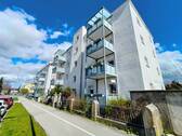 Hausansicht - 3 Zimmer Etagenwohnung zum Kaufen in Augsburg