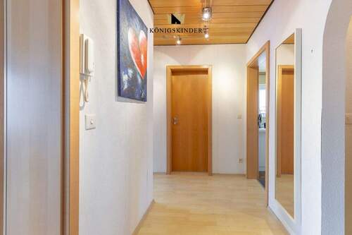 geräumiger Flur - 5 Zimmer Doppelhaushälfte zum Kaufen in Süßen