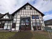 Eingang - 8 Zimmer Mehrfamilienhaus, Wohnhaus zum Kaufen in Marsberg / Oesdorf