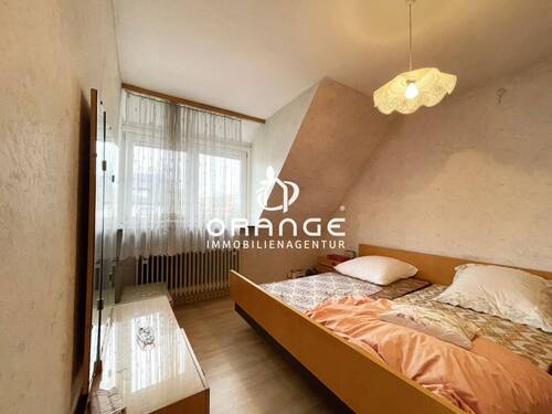 ...ins geräumige Elternschlafzimmer... - 